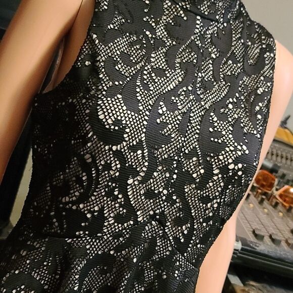 Bailey blue black lace sleeveless dress - Picture 5 of 8